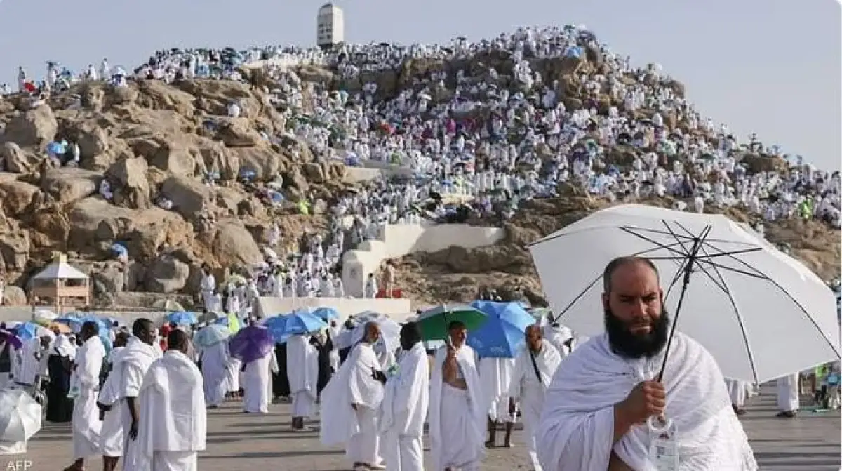 الحج والعمرة تحدد الفئات التي يحق لها اصدار تصاريح الحج لموسم 1447 من داخل المملكة