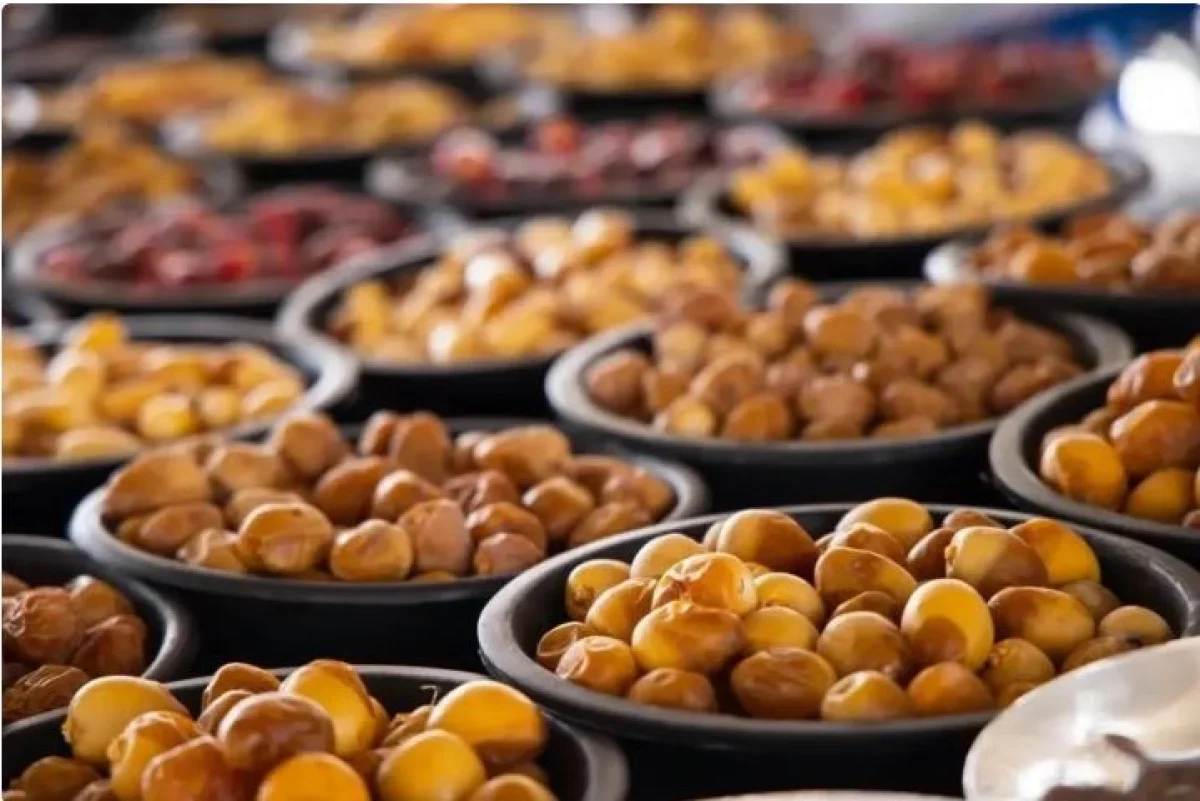 السبب لا يصدق.. اليابان تستورد كميات كبيرة من التمور السعودية لأول مرة في تاريخها لتسجل ارقام قياسية جديدة