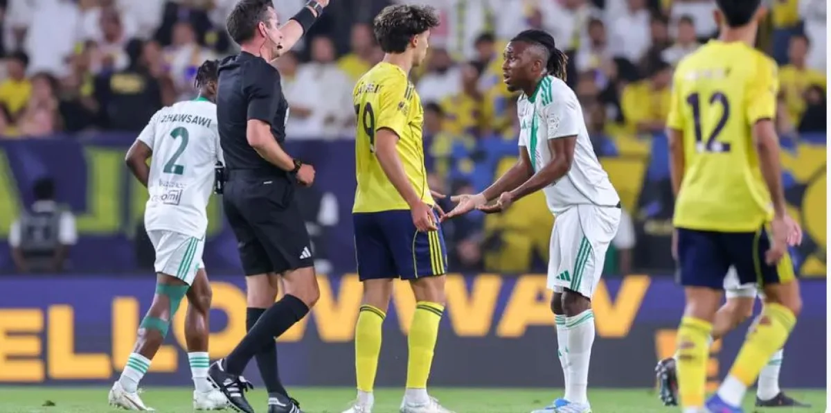 الفيديو الكامل للاصابة المروعة التي تعرض لها جالينو في اشتباك عنيف مع حارس النصر
