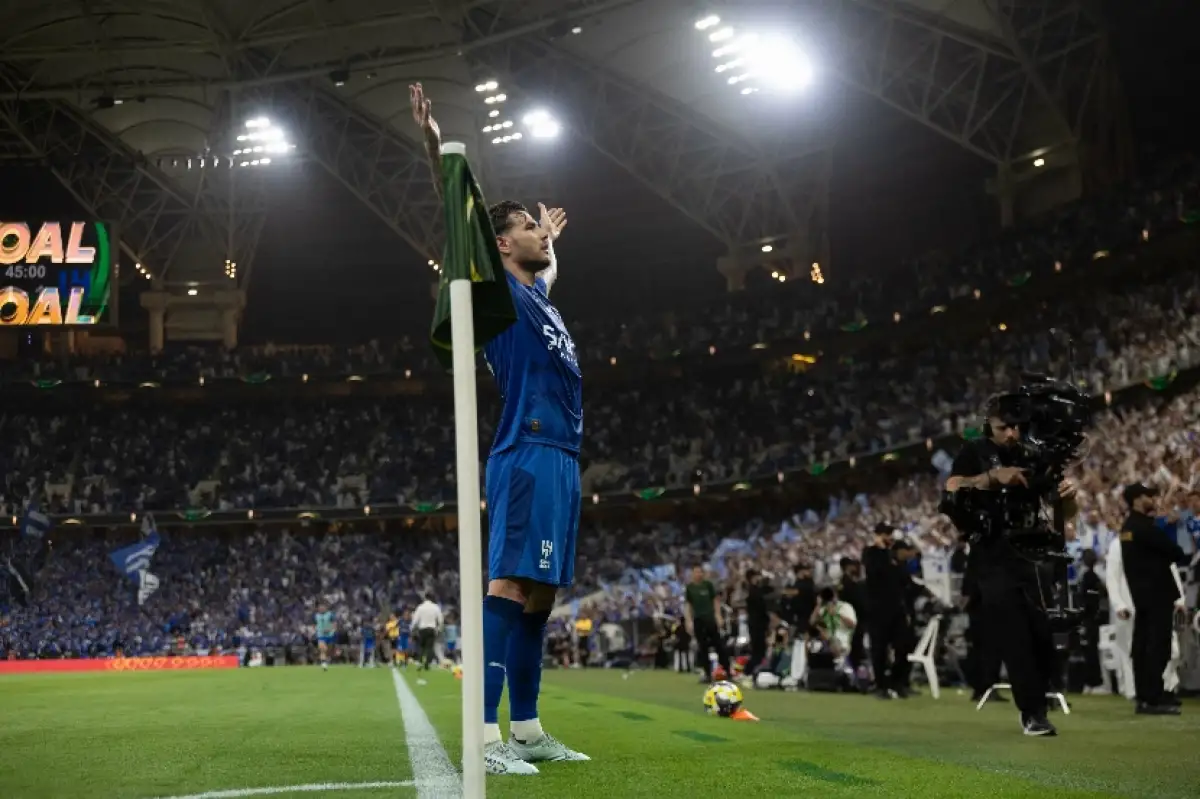 نجم الهلال المرتقب الذي لو شارك في الديربي امام النصر سيغير كل المعادلات