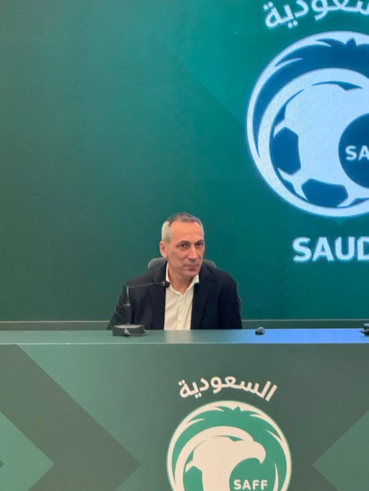 عاجل: استبعاد هوساوي من قائمة الاخضر في كأس العالم ودونيس يكشف من يقف وراء القرار
