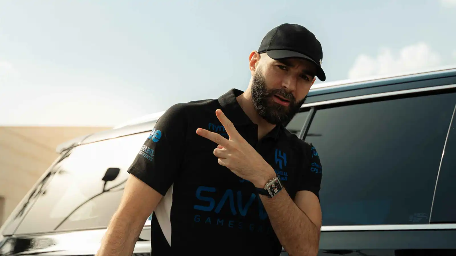 بنزيما يشعل جماهير الهلال بتصريح ناري من الغرف المغلقة 