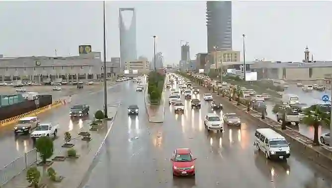 امطار غزيرة على الرياض حتى الاحد وتوقعات بتعليق الدراسة 