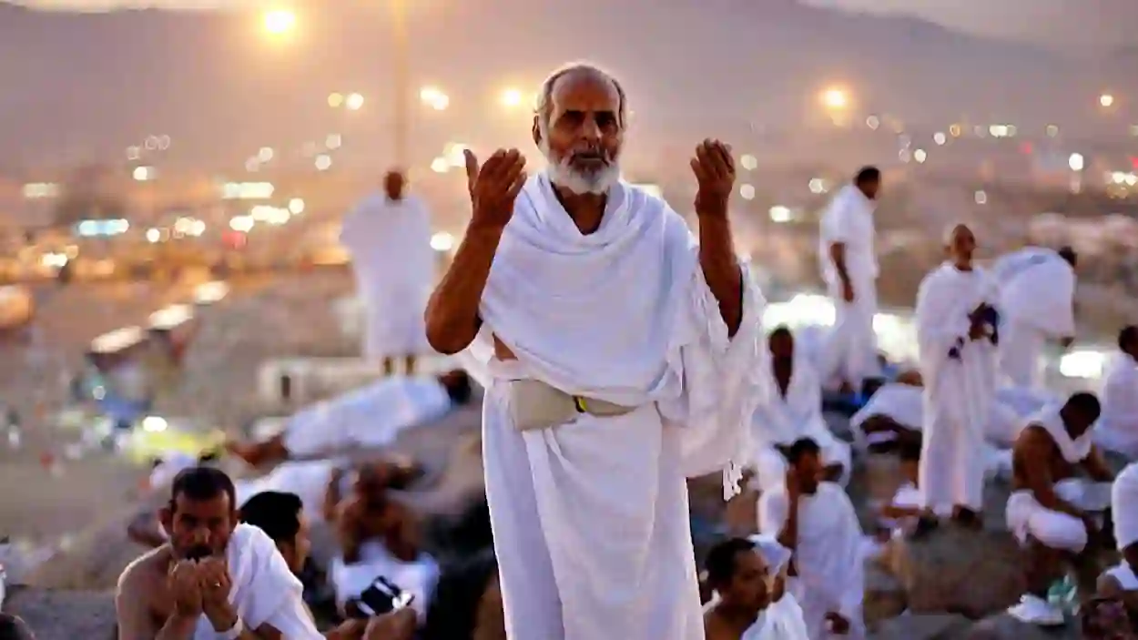 دليل التسجيل في حملة الحج المجاني من الراجحي للمواطنين والمقيمين 1447 