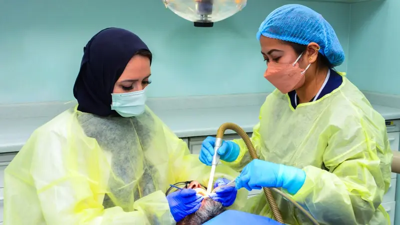 توطين أهم مهنتين يعمل فيها الوافدون من دولة عربية كبيرة بنسبة 55%