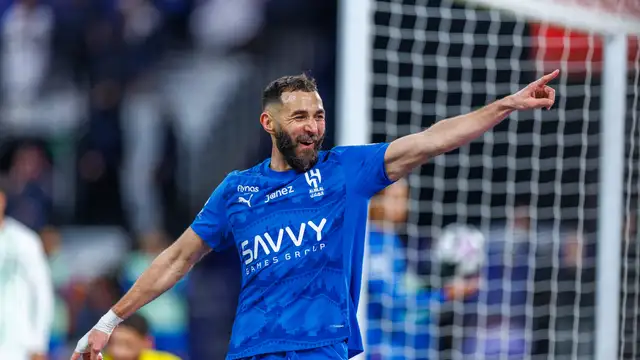 تسريبات هلالية تكشف عن حرب باردة بين مالكوم وبنزيما والباب مفتوح لرحيل احدهما 