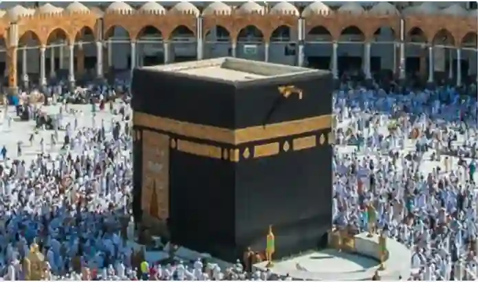 معتمرون يكشفون عن قيمة الرسوم الجديدة التي دفعوها بعد قرار وزارة الحج والعمرة