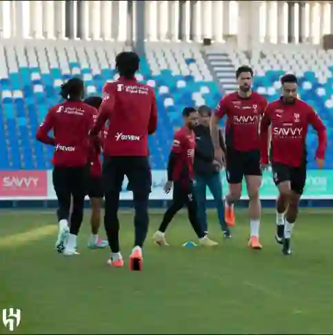 القائمة النهائية لأجانب الهلال المسجلين محلياً وغياب أهم نجم في القائمة لسبب غريب 