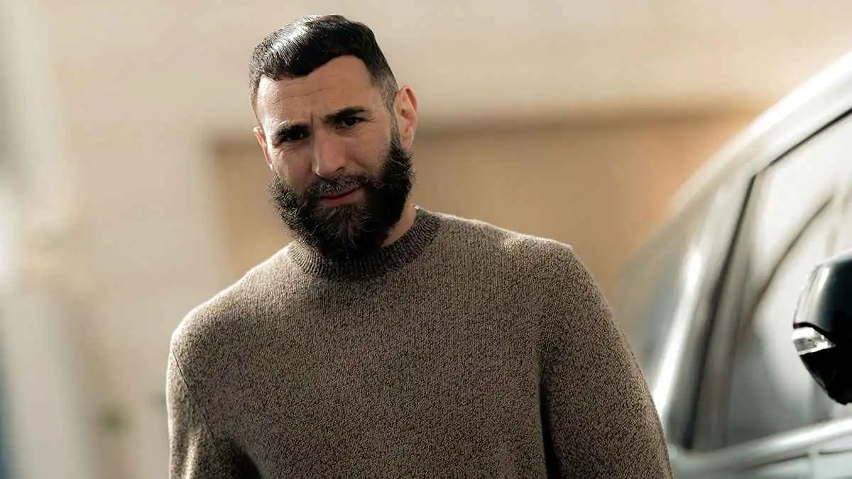 أول أزمة يعيشها بنزيما في الهلال بسبب صراع ناري على القيادة 