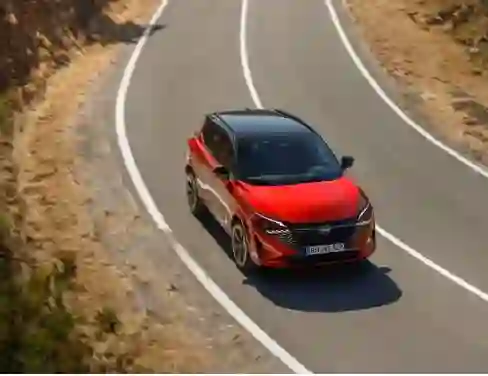 مواصفات وتجهيزات وفئات وأسعار نيسان قشقاي 2025 في السعودية