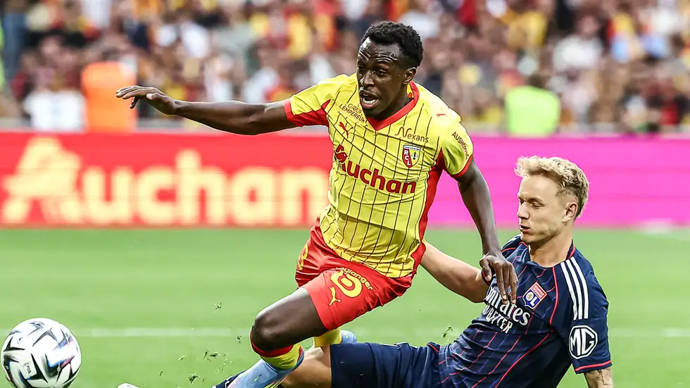 سعود عبد الحميد يحسم الجدل حول عودته للعب في دوري روشن ويضع هذا الشرط 