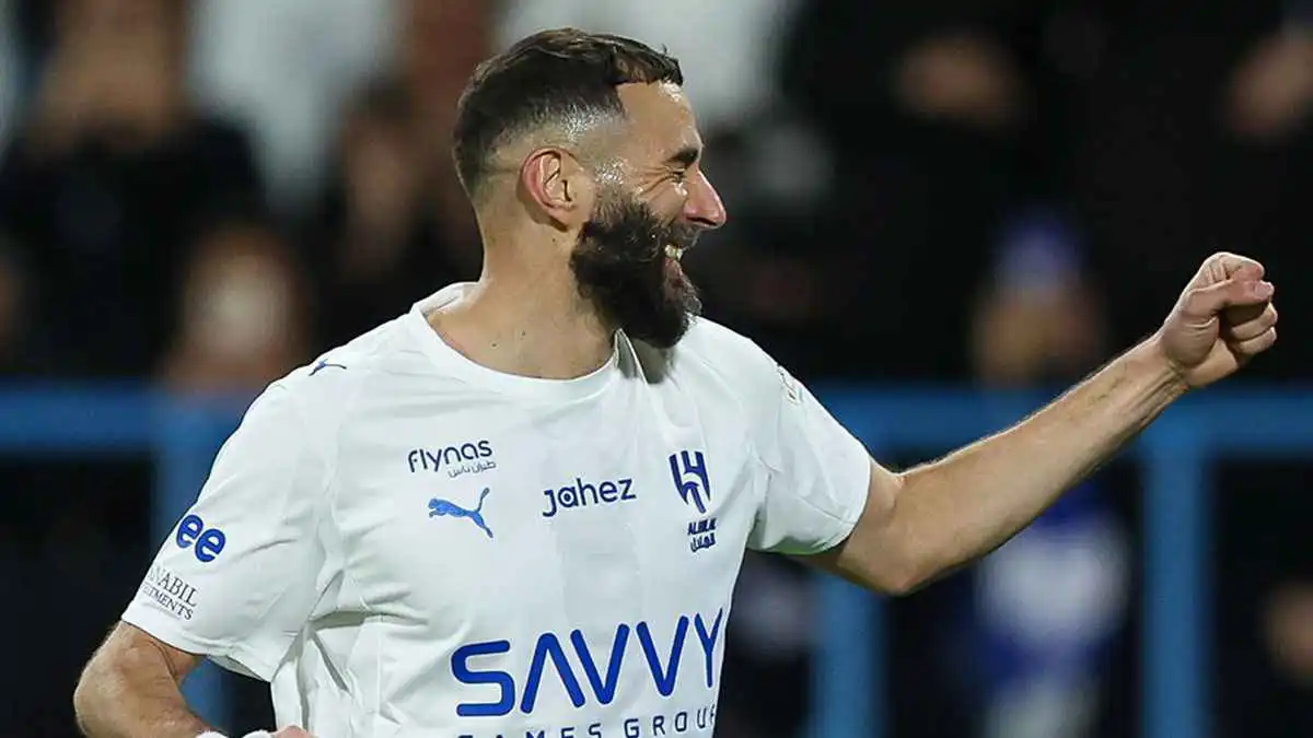 تسريبات تكشف عن المفاجأة التي يحضرها بنزيما للاتحاد في اللقاء المرتقب أمام الهلال 