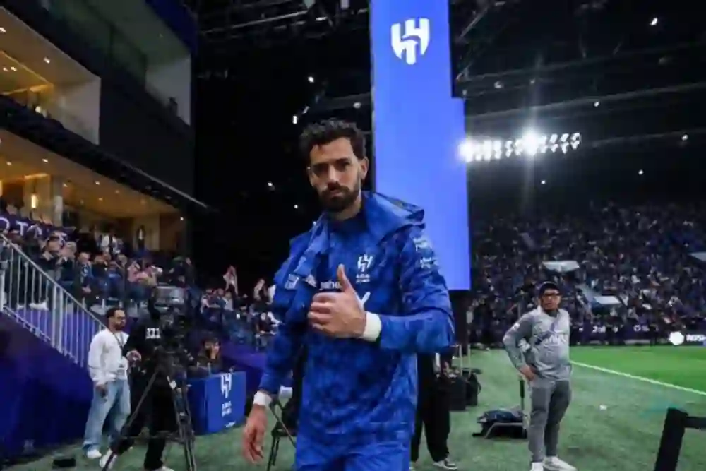 قرار صادم من إنزاجي بعد صفقة تبناها الوليد بن طلال 