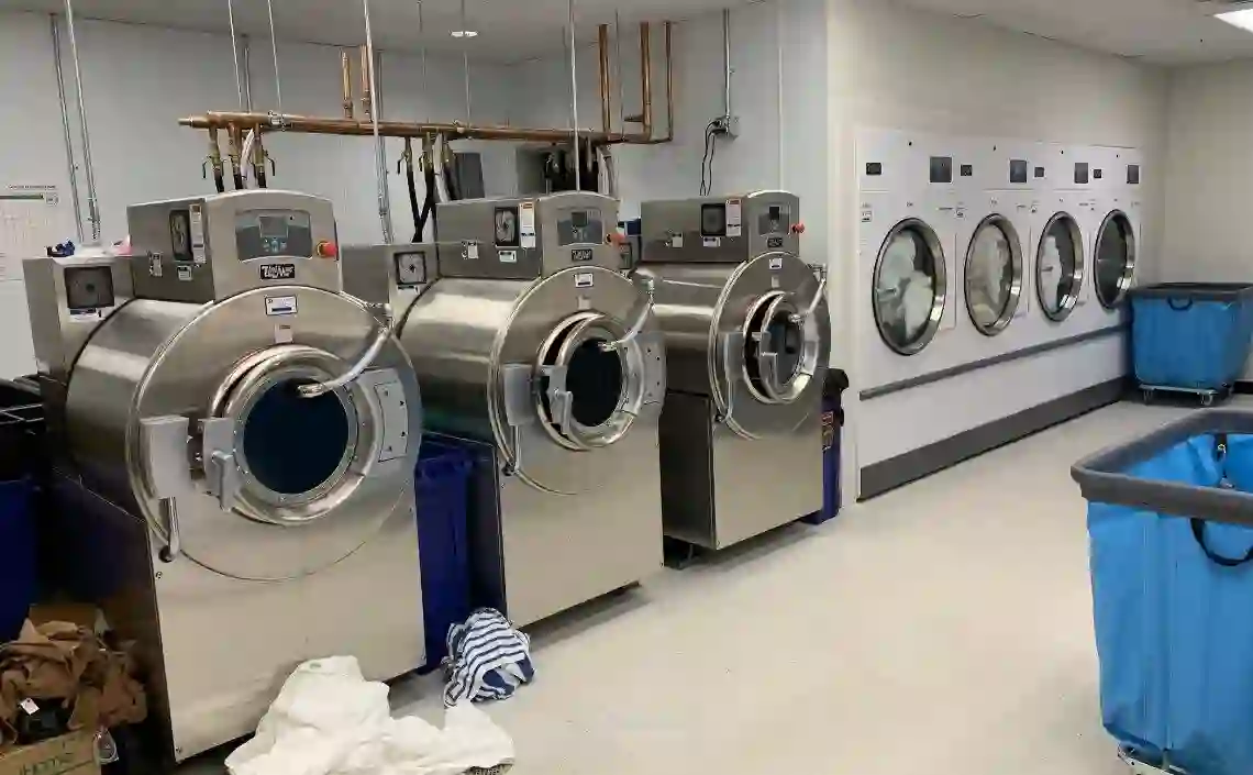 الجنسيات التي يسمح لها بفتح مغاسل ملابس في السعودية والعمل فيها في 2026 