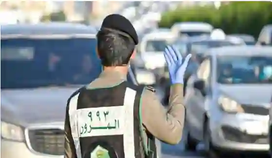 4 أخطاء عند التجاوز تسبب رصد مخالفة مرورية على السائق 