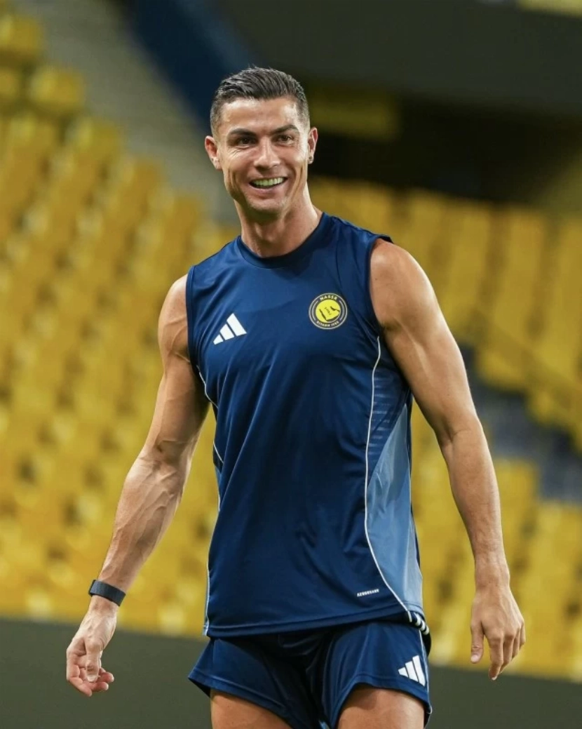 كم اضافت السعودية لثروة رونالدو منذ بداية مشواره مع النصر؟