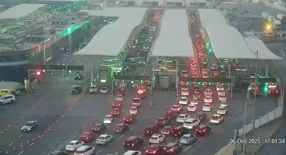 أزمة على جسر الملك فهد بين السعودية والبحرين وزمن السفر يقفز بطريقة جنونية 