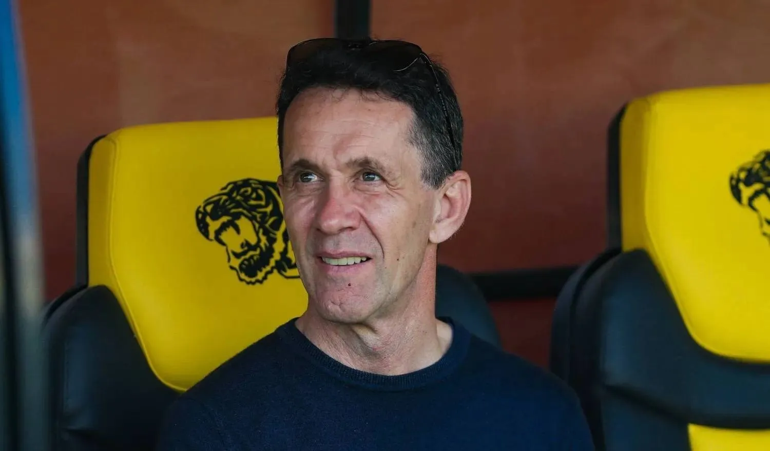 تسريبات تكشف عن قرارات حاسمة بحق الاجانب الثمانية في الاتحاد وبنزيما قاب قوسين من الرحيل 